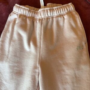 Alo Yoga Accolade Straight Leg Sweatpants